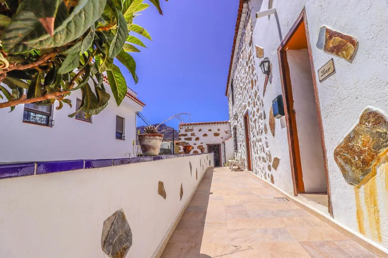 Rentaliday Casa Saro Arona  Spain